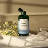 The Body Shop Demachiant cu musetel pentru ochi Camomile (250 ml)